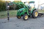 2006 John Deere 4320 MFWD Tractor with Cab 242 hrs